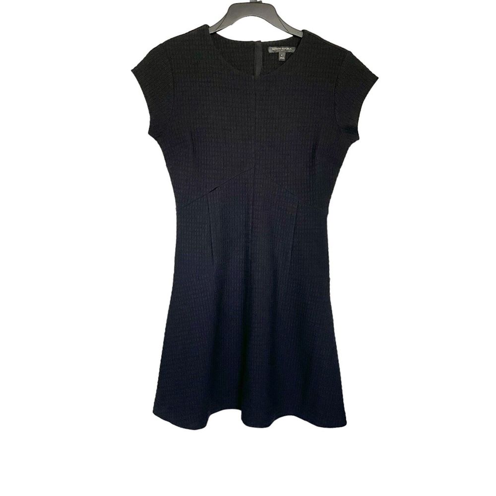 Banana Republic Dress Size 4 Black Quilted Mini Short Sleeve Textured Shift